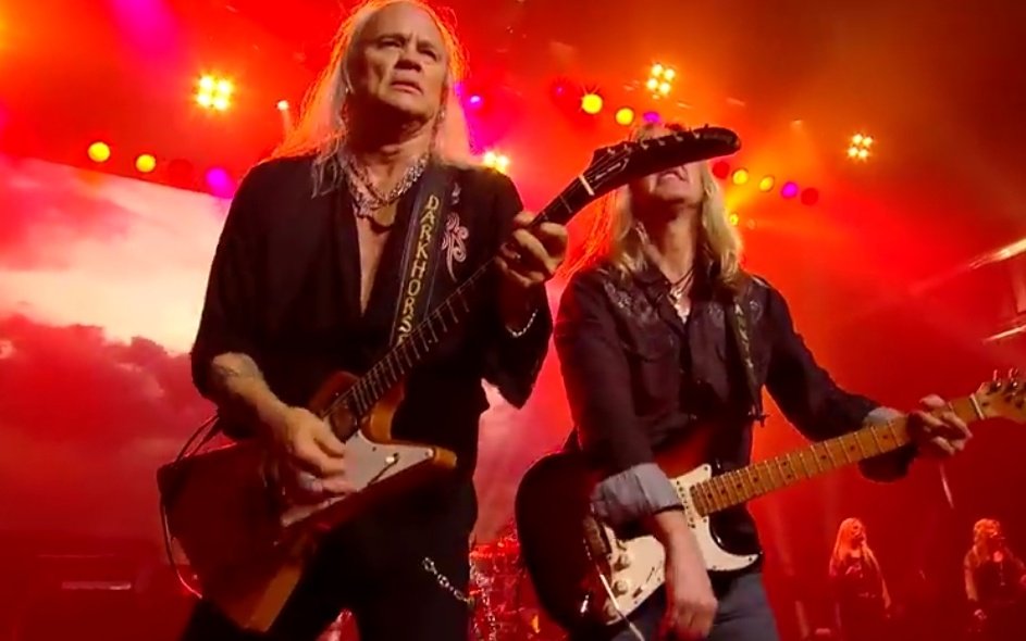 Grayna12936079's tweet photo. Simple Man
#LynyrdSkynyrd
#Live2015 

https://t.co/cvIQ15sD3F https://t.co/3JsJCL4PIQ