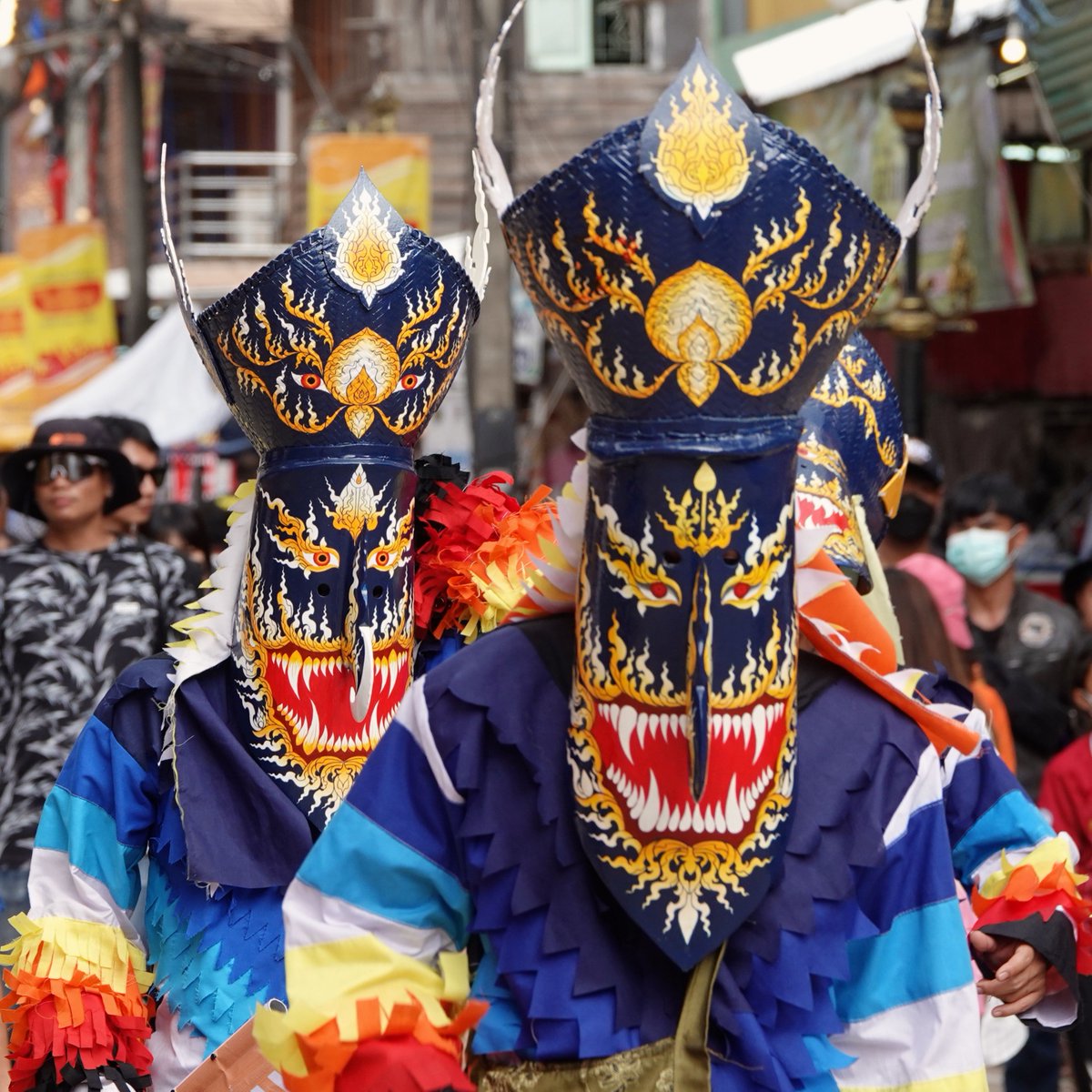 groovyplanetde's tweet photo. Volksfeststimmung im Nordosten Thailands. Mächtig voll ist es in Dan Sai am zweiten Tag des "Geisterfestivals" Phi Ta Khon.
#DanSai #Loei #PhiTaKhon #Isan #ThePhotoHour
@YoushowmeP #AmazingThailand https://t.co/WASTgsNiuc