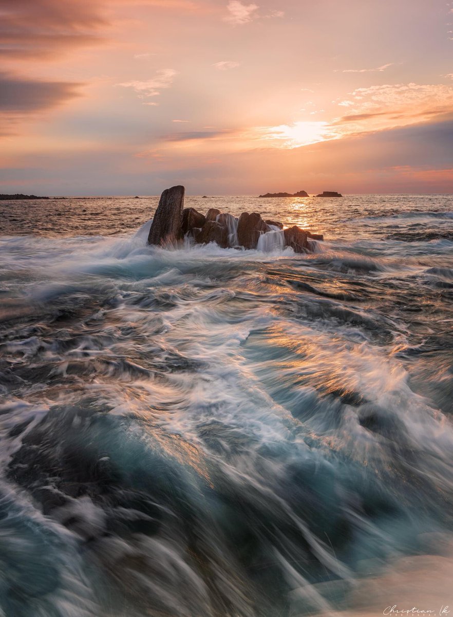 Chris_ik_photos's tweet photo. Photographers ✨📷
Share your beautiful Water shots 🌊

1. No links
2. Don't just share and leave
3. Try to connect with other photographers

Let's support each other 🙏🏼 https://t.co/zcylKnzkzN