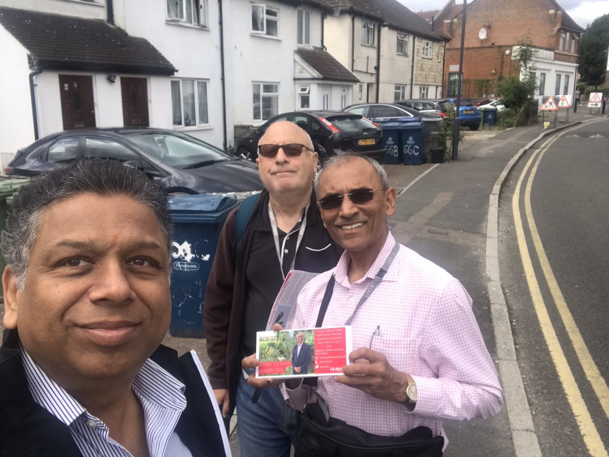 National Campaign’s Day in #Edgware #HarrowEast #CostOfLivingCrisis <a href="/HarrowLabour/">Harrow Labour Party</a> #Labourdoorstep <a href="/LondonLabour/">London Labour</a> <a href="/GMBPoliticsLDN/">GMB Politics London</a> <a href="/CllrNitin/">Cllr Nitin Parekh</a> @PhillipODell4 <a href="/TashaProctor/">Tasha Proctor</a> <a href="/NavinShah2016/">Navin Shah CBE</a> <a href="/PrimeshPatel/">Primesh Patel</a> <a href="/Peymasad/">Peymana Assad 🏔🇦🇫🇬🇧</a> <a href="/gdh1961/">Cllr Graham Henson</a>