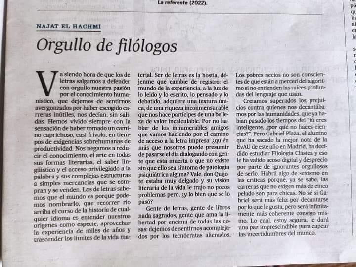 Me mandan este artículo por wasap y esta frase en la 2ª columna “¿quién más q nosotros puede presumir de pasarse el día dialogando con gente que está muerta [...] sin que ello sea síntoma de patología psiquiátrica alguna?”. Soy yo con mis gramáticos y maestros del XIX 🤣 #histlx