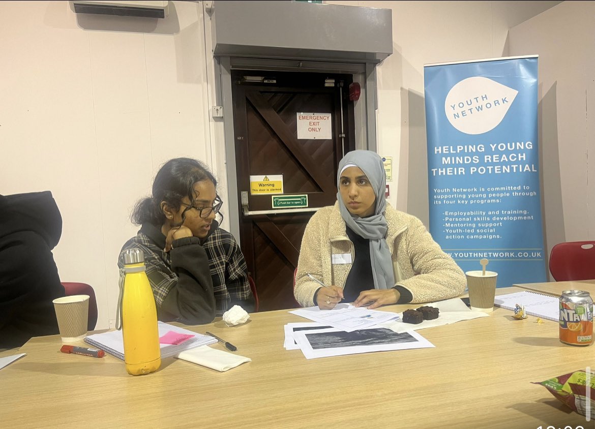YouthnetworkCIC's tweet photo. 🧵Hey @TSLTStockwoodPk 

Do u care about #ClimateChange ? Do u want ur students 2 #SaveThePlanet &amp; learn #skills ?
Join our #YouthClimateConference on 11 July! 
Bring x5 students #KS3 or #KS4 &amp; our #ClimateAmbassadors will impart #knowledge in a fun environment! 
#StartWithLuton https://t.co/su0H7G3aCa