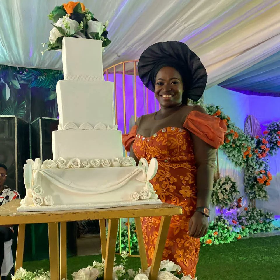 ChinakweKosiso1's tweet photo. Saturdays are for weddings and we are your best option for cakes, chops, pastries etc. 
Let's add glamour to your big day when you place your orders. 
Call our cakeline 07037224178 
.
.
.
#anambrabaker 
#onitshabaker 
#internationalbaker
#worldclassbaker
#deluxecakesnevents https://t.co/lg1ZfQeqTg