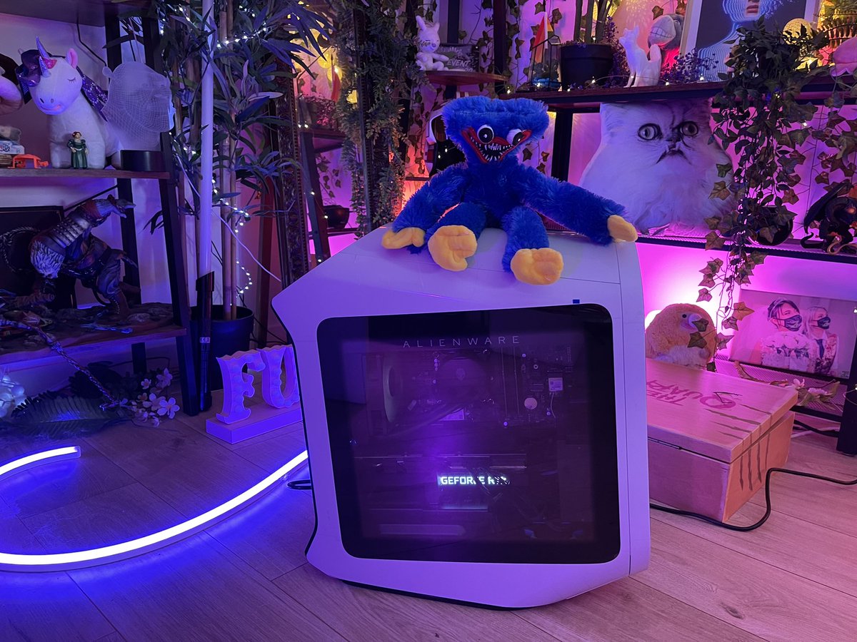 ✨CONCOURS✨

Coucou les bg &amp; bgettes
Avec alienware on vous fait gagner le Aurora R13 🥰

➡️
- follow <a href="/AlienwareFR/">Alienware France</a> et <a href="/Maghla/">Maghla</a>
- rt ce tweet

TAS le 09/07 🍀