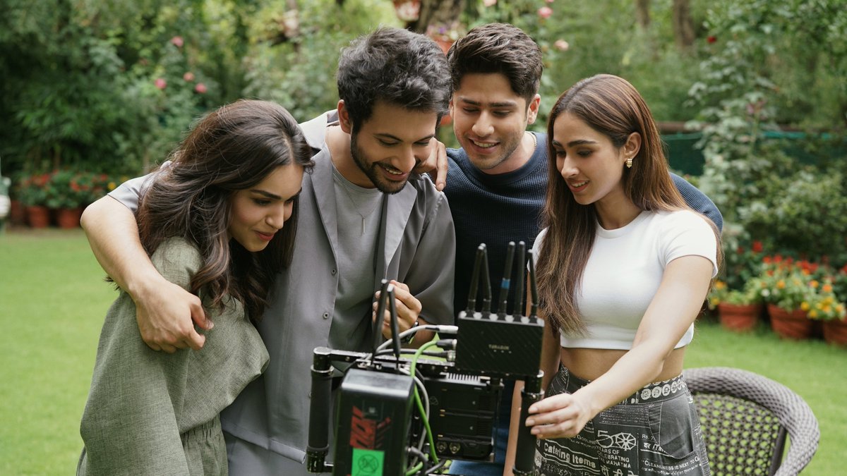 tipsofficial's tweet photo. IT’S A WRAP!
4 people, 1 city and a thousand splendid moments!
The team of #IshqVishkRebound wraps their Dehradun schedule with some laughter, smiles and happiness because #ItsTimeToMoveOn.
@rohitssaraf #PashminaRoshan #JibraanKhan #NailaGrewal https://t.co/8HOBLIgZG4