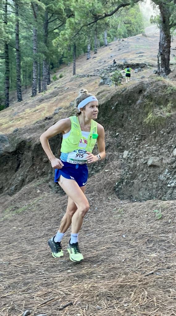 . @BritAthletics senior women get team bronze in trail race at @EuroAthletics off road champs. Elsey Davies 4th, Sharon Taylor 10th, Nichola Jackson 14th