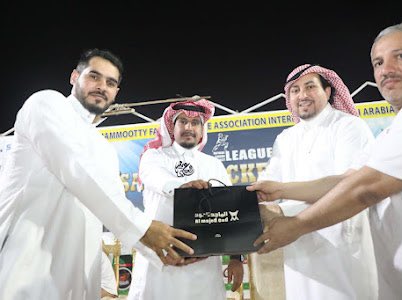 alfaisl_team's tweet image. تكريم من ادارة فريق #الفيصل الى الاستاذ عبدالعزيز راضي