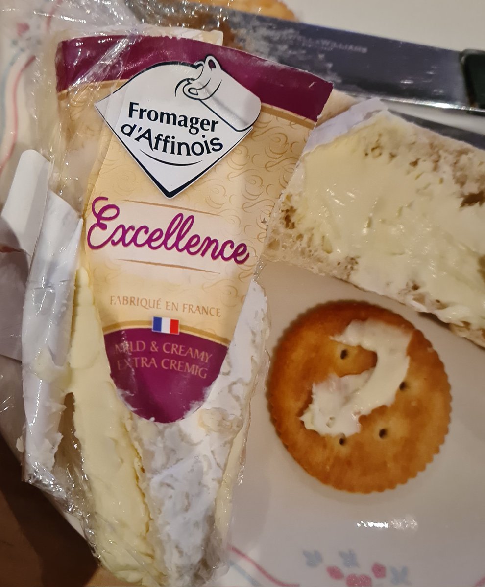 Guys, I got this cheese on sale at Coles and it is truly excellent
#TourSnacks #CouchPeloton