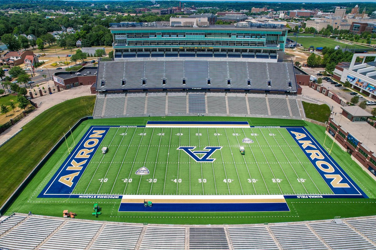 AstroTurfUSA's tweet photo. ICYMI: The completed product at InfoCision Stadium-Summa Field is just gorgeous. This excellent AstroTurf will serve the University of Akron well for years 👀🏈 

#AstroTurf #OnOurTurf #NCAAFootball #GoZips @AkronEcho @AkronOhioMayor @ZipsBarstool  https://t.co/lGmrhQxeI7