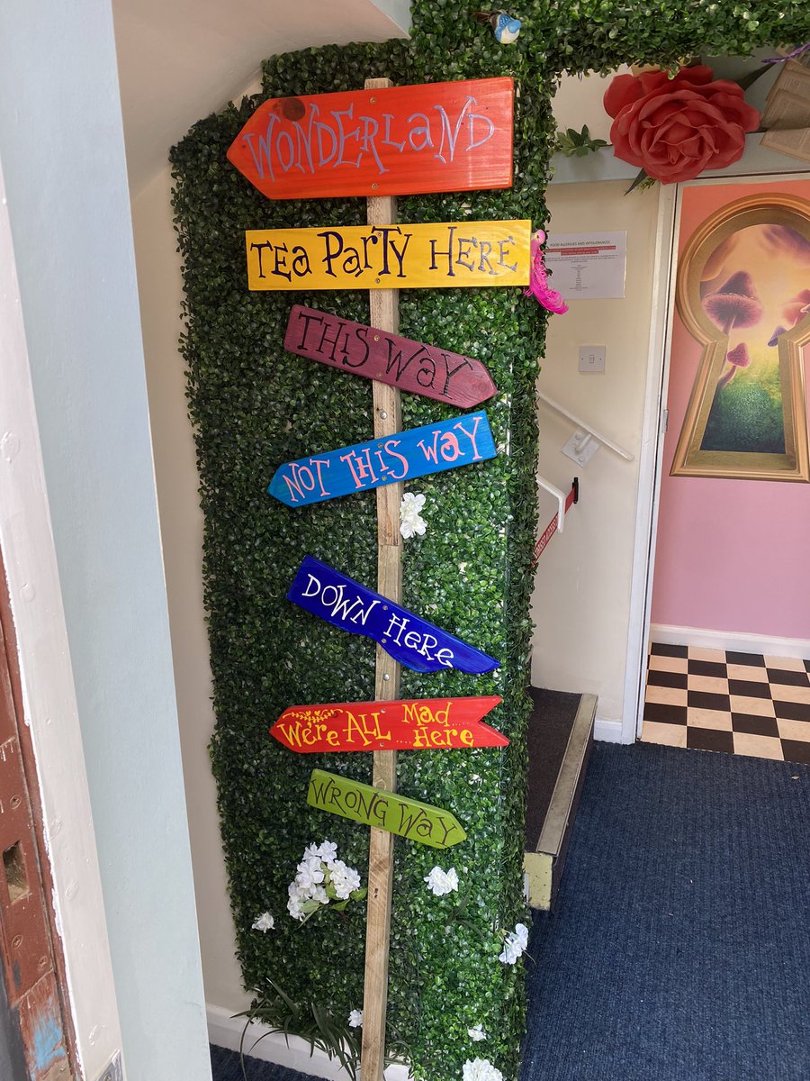 Really grateful to get to open LIFE’s new home on Main Street, #Bulwell. Between @GrahamAllenMPX and I we’ve opened at least 4 sites for them but this is the best! 

It’s Alice in Wonderland themed with the amazing #curiouscafe inside too. If you like tea ships, you’ll love it!