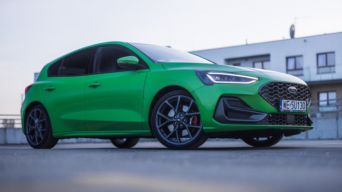 FordPolska's tweet photo. 👉 #FordPolska #STSaturday
▫️I kolejna sobotnia porcja ze świata #FordPerformance 🏁
Tym razem nowy #FordFocusST 💚 https://t.co/pHbwR5ZBNP