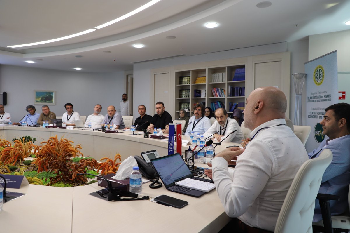 İKAM, İSİFAM, İSEFAM ve TKBB iş birliğiyle gerçekleştirdiğimiz Türkiye’de İslam İktisadı ve Finansı Alanında Üniversite-Sektör İş Birliği Çalıştayı'nın ikincisi TKBB ev sahipliğinde başladı.

TKBB Genel Sekreter Vekili İsmail Vural açılış konuşmalarını gerçekleştirdi.