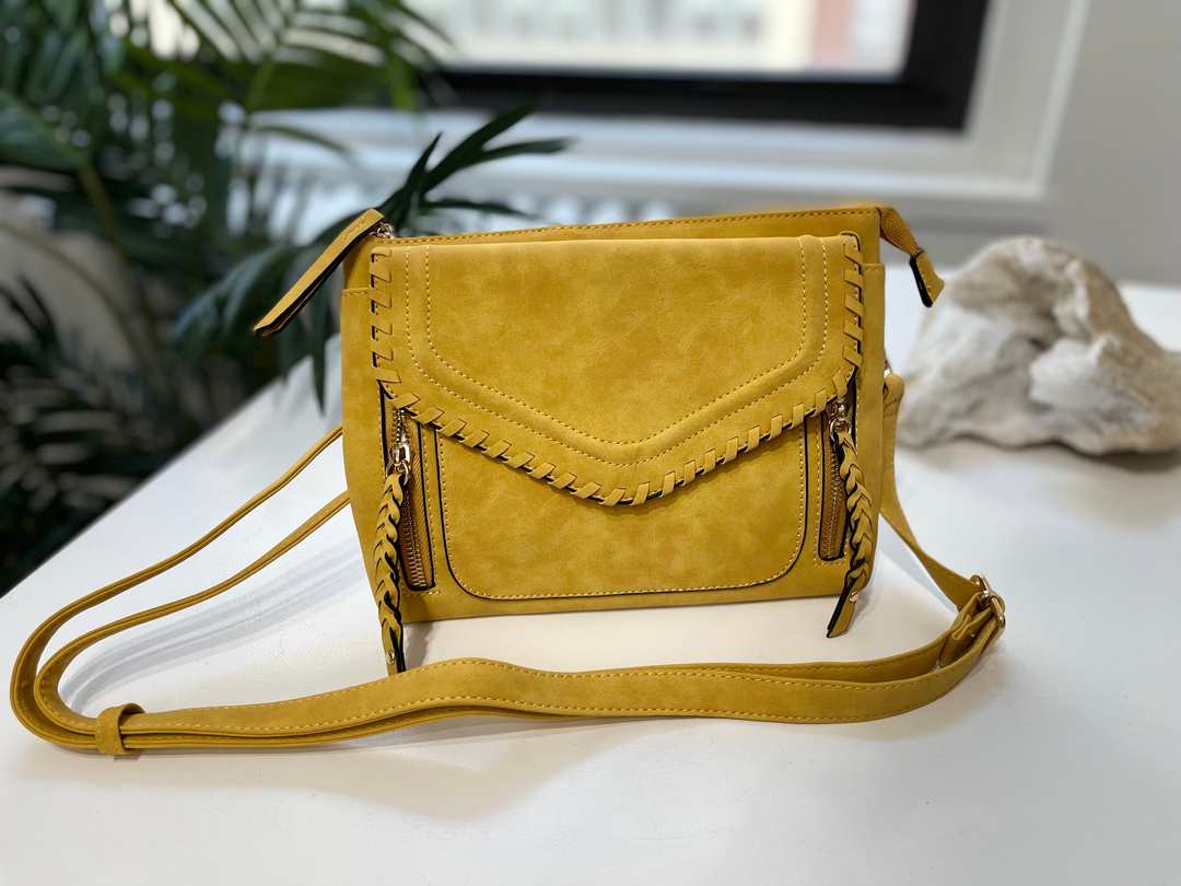 violetraynyc's tweet photo. our leanna crossbody in lemon will make you stand out in the crowd ✨ https://t.co/0xd2opIrZx