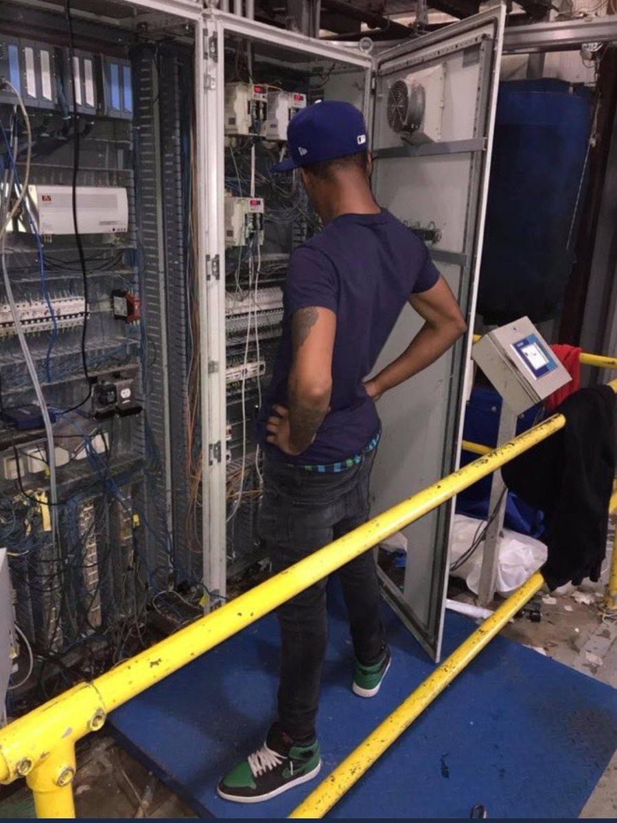 HuevoPorSopa's tweet image. Cada quincena el inge de sistemas de Bancolombia