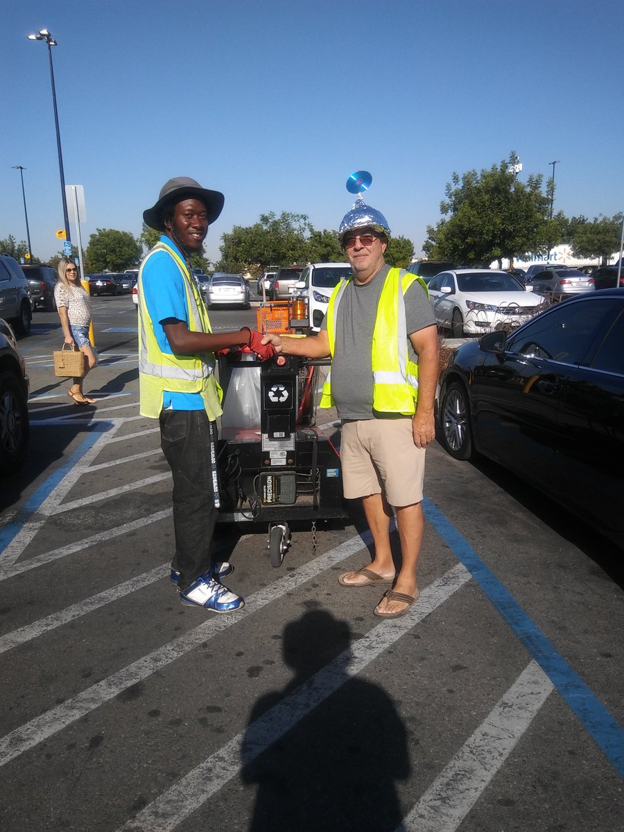 N6AJ's tweet image. #WMPLOTA
Startes with a few problems on 44 so off to another store. Might be back at 1624 later.