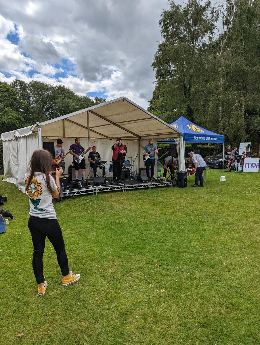 Fab Party In The Park for the NHS 67th birthday organised by <a href="/Joanne13Harding/">(((Joanne Harding)))</a> aka Hi Vis Harding. Brilliant, and the weather is holding out!