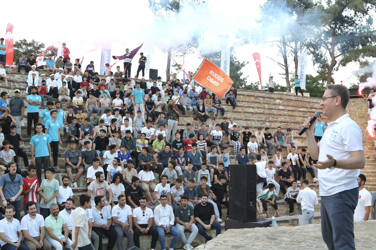 Yeşil ve mavinin içindeki keyifli etkinlik alanları, gençliğin enerjisinin attığı kardeşliğin doruklarına kadar yaşandığı bir kamp🏕

TÜGVA Lise Doğa Kampımızın konuğu Başakşehir Belediye Başkanımız <a href="/yasinkartoglu/">Yasin Kartoğlu</a>

Gençlerin enerjilerine enerji katan Başkanımıza teşekkür ederiz⚡️