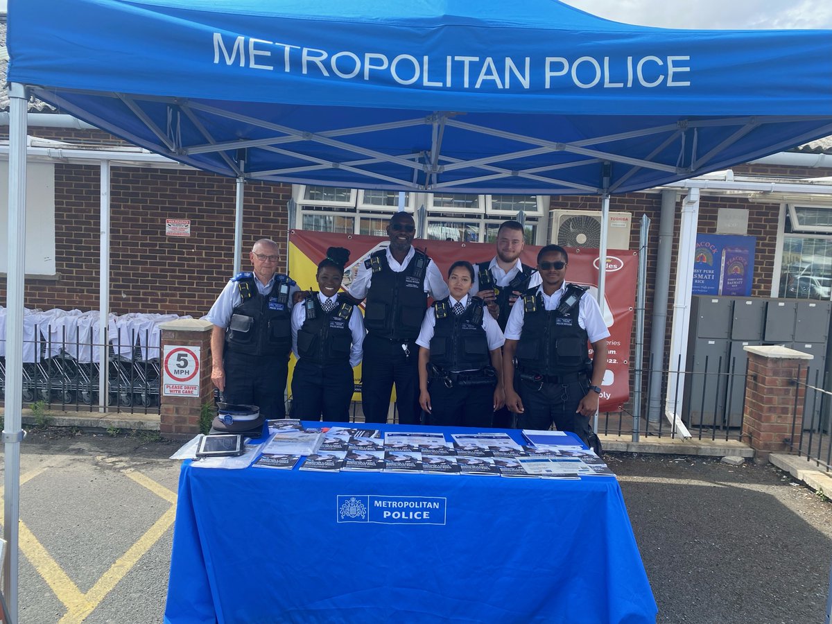 #Day2
#Recruitment 

The South East Outreach Team along with <a href="/MPSThamesmeadM/">Thamesmead Moorings</a> are at Ades Cash &amp; Carry, 132 Nathan Way until 5pm today 👋

Pop down and get those questions answered 👍
