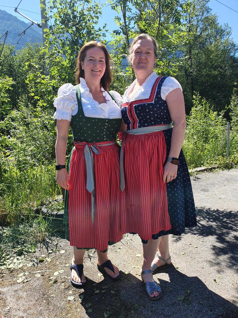 Schönes Wochenende aus Deutschland! I don't know about you but I think Mrs Cohen and Mrs Keeling are looking sehr gut! #DGSMFL