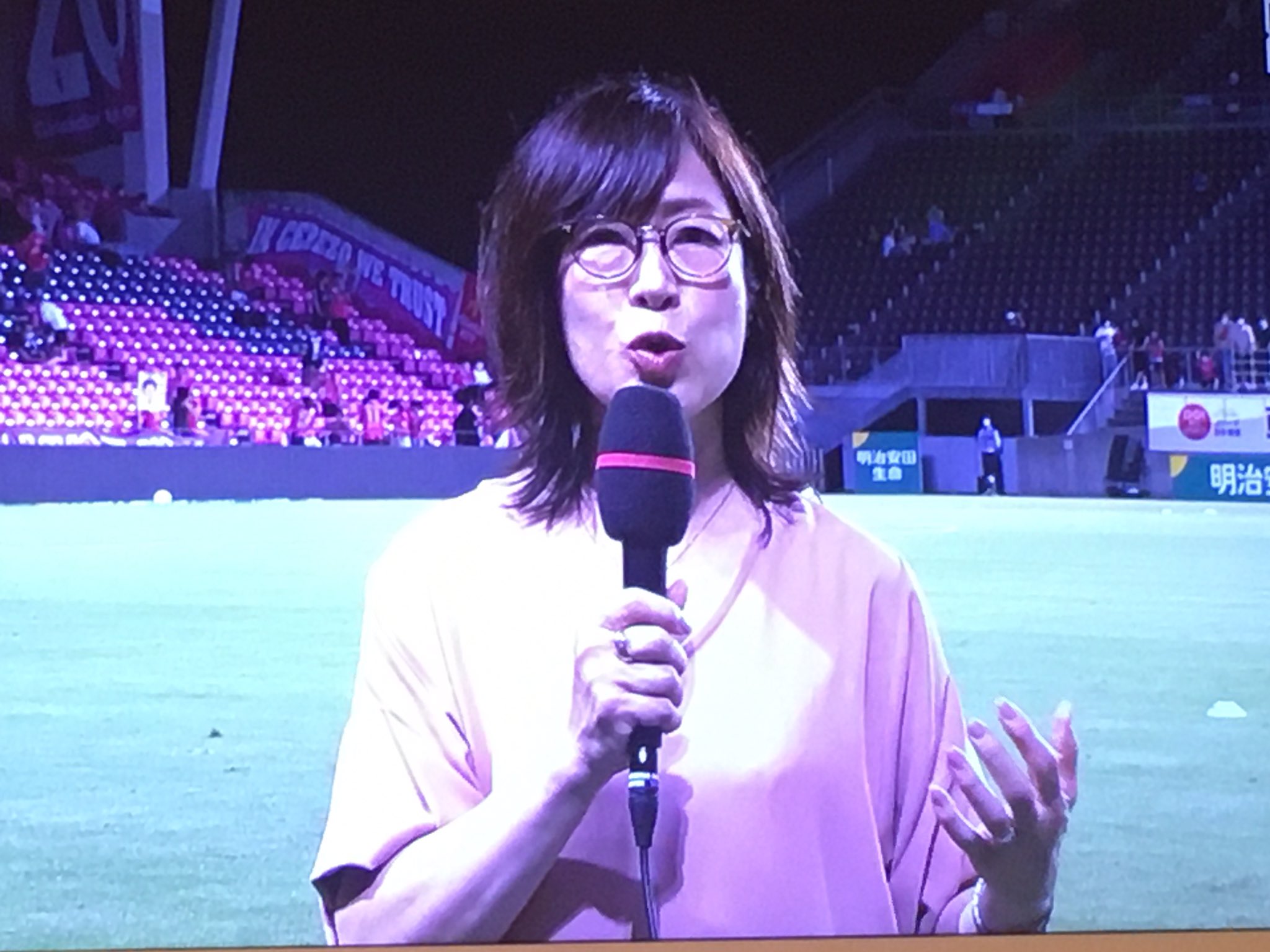 女性レポーター Twitter Search Twitter