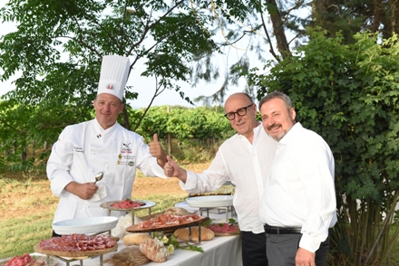 valdichianaoggi.it/turismolibri/c… - Cena in Vigna con l'azienda Agricola San Luciano #valdichianaoggi #valdichiana
