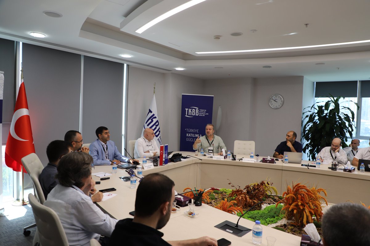 İstanbul Sabahattin Zaim Üniversitesi, İşletme ve Yönetim Bilimleri Fakültesi Dekanı Prof. Dr. İbrahim Güran Yumuşak selamlama konuşmalarını gerçekleştirdi.