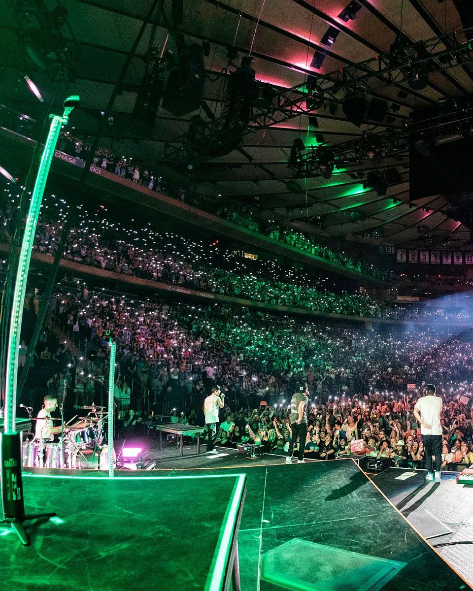 K3DbeltNL's tweet photo. #Repost from @ajrphotos IG
Big Time Night w/the Boys
@bigtimerush #bigtimerush #bigtimerushforever https://t.co/LM2Rg2w2n1