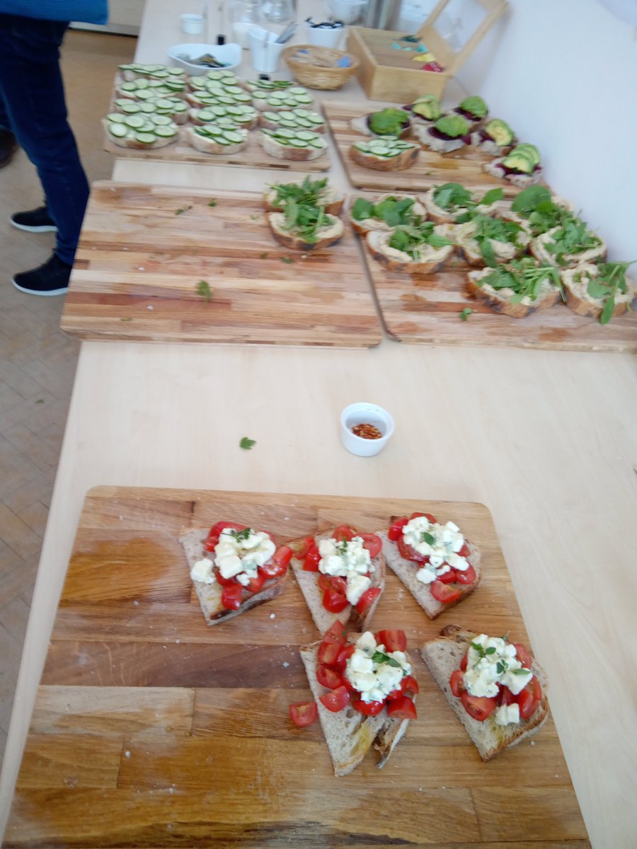 AMEDnetwork's tweet image. Thank you to @rootshoot for catering with delicious freshly made sandwiches and two homemade celebration cakes, Carrot and Lemon Polenta enjoyed by 15 attendees on the day.