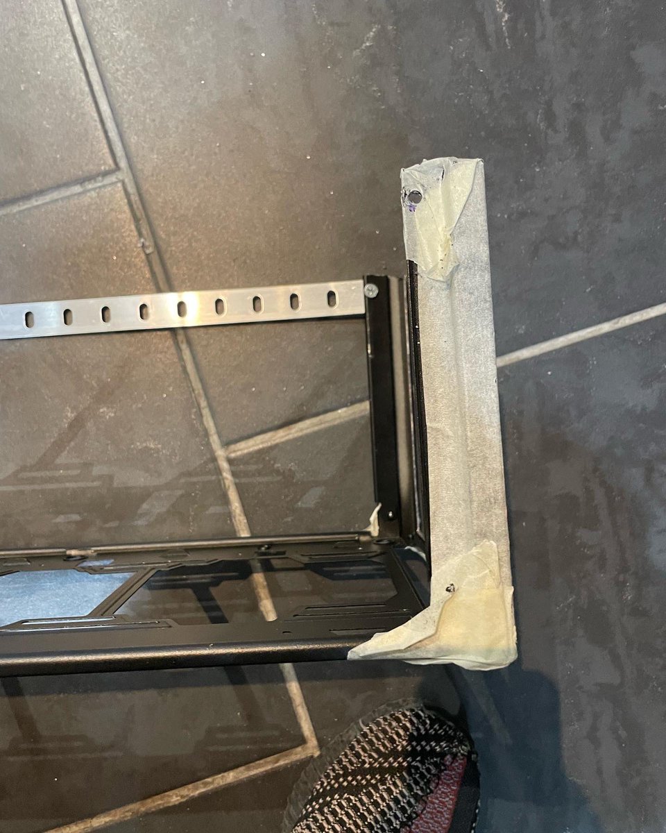 micro762's tweet photo. [UPDATE #3] 2/3  le prototype garage avance tranquillement, création et préparation de la première partie de boîtier et assemblage des deux parties 🙂

#lenspc #casepc #ecoconception #madeinfrance #hardware #normandie #montsaintaignan #invention #ordinateur #evolution https://t.co/wH8QH7xUX2