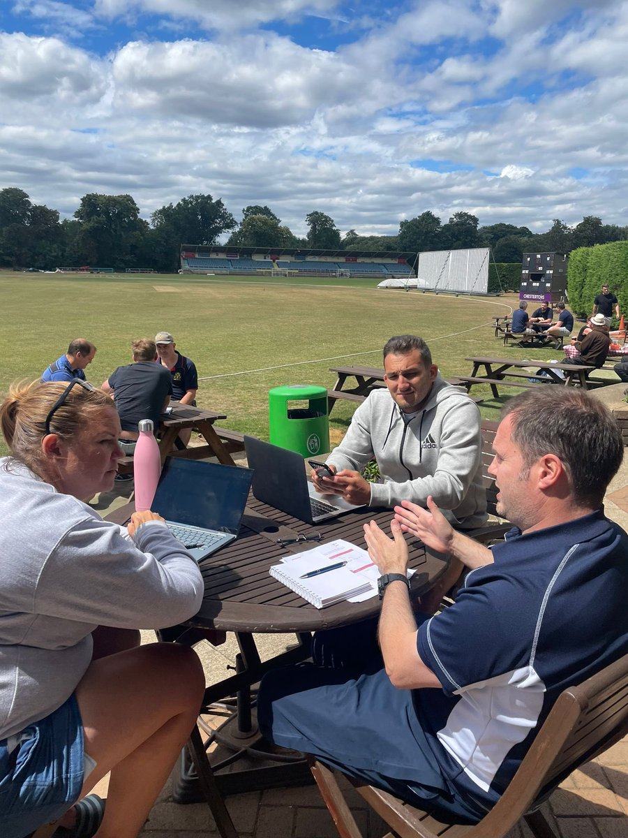rfuseastgamedev's tweet image. Cracking start to the @irwinmitchell @EnglandRugby Mentoring Award course at @LondonWelshRFC..

Great engagement + very thought provoking conversations! 💡 moment for them = Listening to understand instead of listening to respond!

#Mentoring #LearningIsCaring #NeverStopLearning