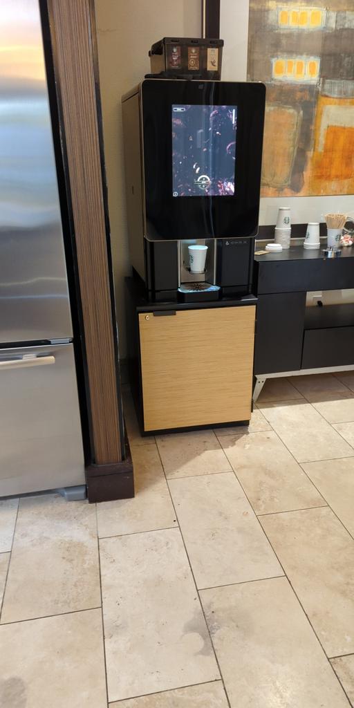 ellisthe🐘. tweet media