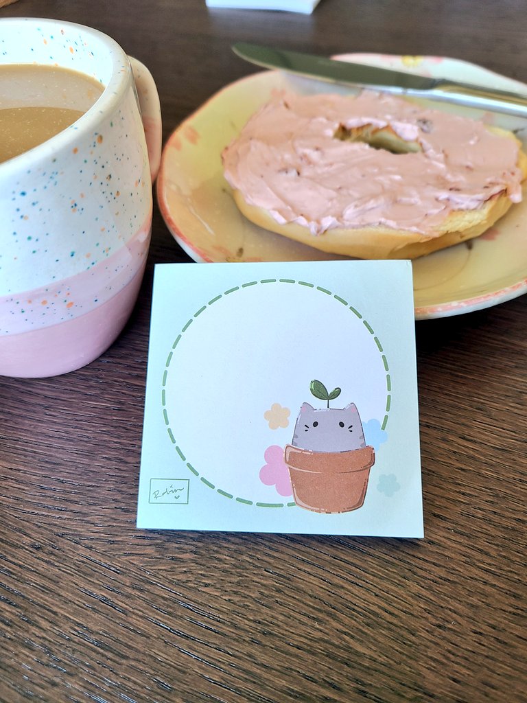 TheRobinGrace's tweet photo. Kitty sprout notepads. You need these for your office! :D Pick one up at G33 in Artist Alley this weekend during Anime Expo
#animeexpo #AnimeExpo2022 #originalart #cat #catnotepad #kawaii #cute #coffeeandbagels #breakfast #aesthetic #notepads #stationery #stationerydesign #kitty https://t.co/YcIIHT4V9r
