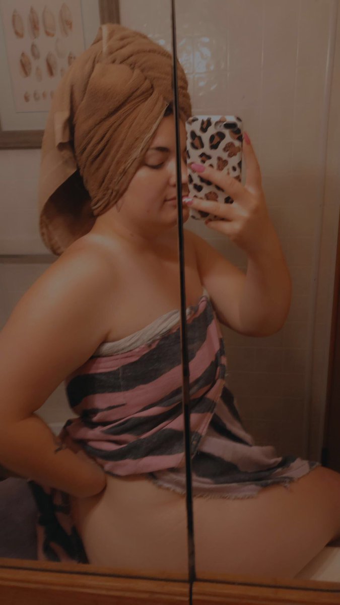 princessbae69's tweet photo. Fresh &amp; clean💦
#shower #onlyfans #only #of #onlyfansgirl #onlyfansgirl #onlyfans #towel how you like to see me drop the towel?😏 #dropitlikeitshot #thickgirls https://t.co/bH6VHdeqok
