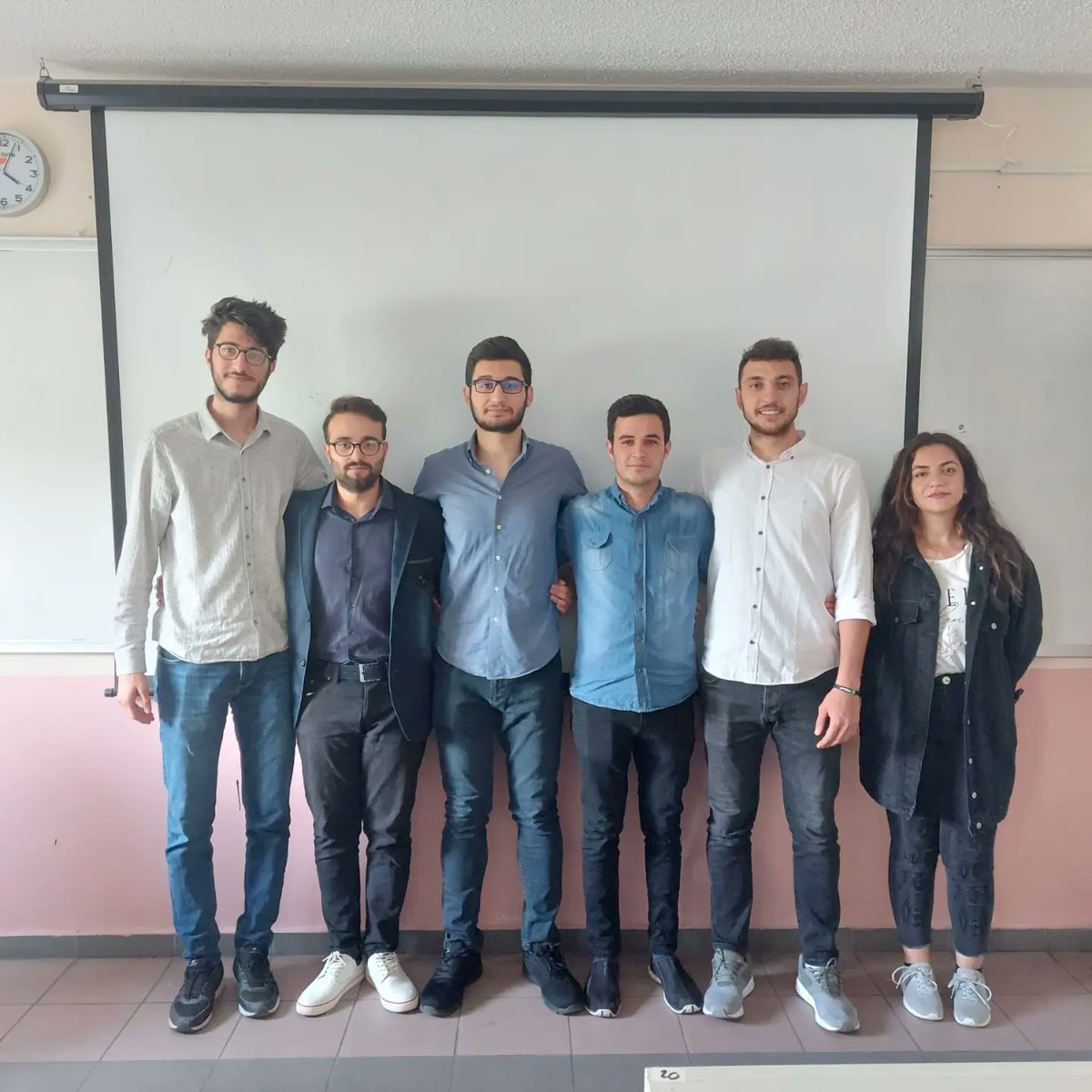 IeeeNohu's tweet photo. 2021-2022 IEEE NÖHÜ Yönetim Kurulu olarak görev süremizin sonuna gelmiş bulunmaktayız.Bu süreçte bizleri destekleyerek yalnız bırakmayan değerli hocalarımıza ve siz değerli üyelerimize teşekkür ederiz. https://t.co/wUAa6tPIDN