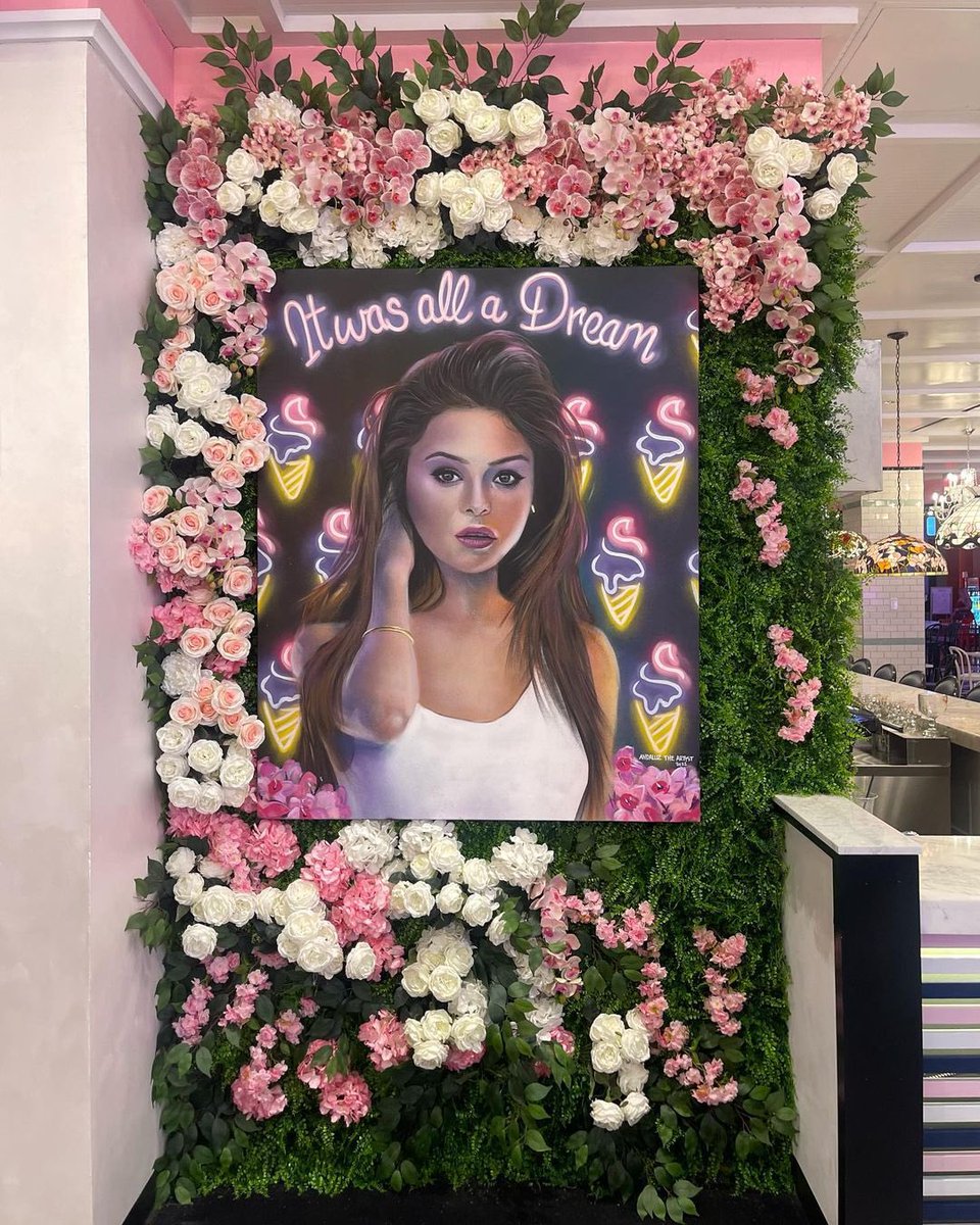 GomezSource's tweet photo. NEW: Serendipity3 in Atlantic City has opened with art work and framed photographs of Selena Gomez https://t.co/buZpAhbdMa