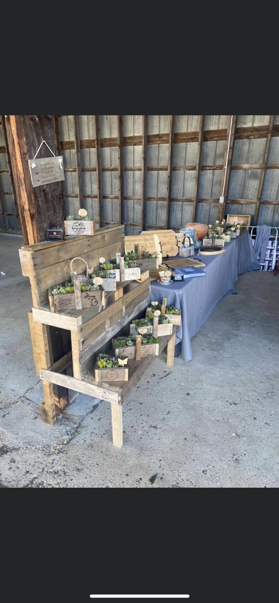 thegoodschmidt1's tweet photo. Another weekend at the Tecumseh farmers market on Evans ! Come check out our new boards, succulents and signs!😉 or just stop in to say hi🤗 #tecumseh #farmersmarket #4thOfJuly #shoplocal #shopsmallbusiness #TheGoodSchmidt #LaserEngraving #Summer https://t.co/pF7xTFlwME