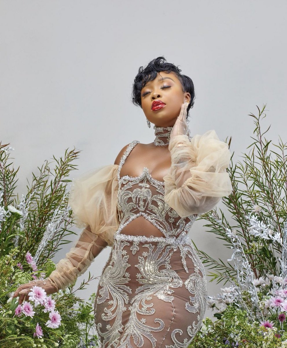 nozipho_mashaba's tweet photo. ‼️The Update‼️

Looks at the Durban July.

Sithelo Shozi

#HDJ2022 #durbanjuly2022 #DurbanJuly https://t.co/45Ewwa8TTA