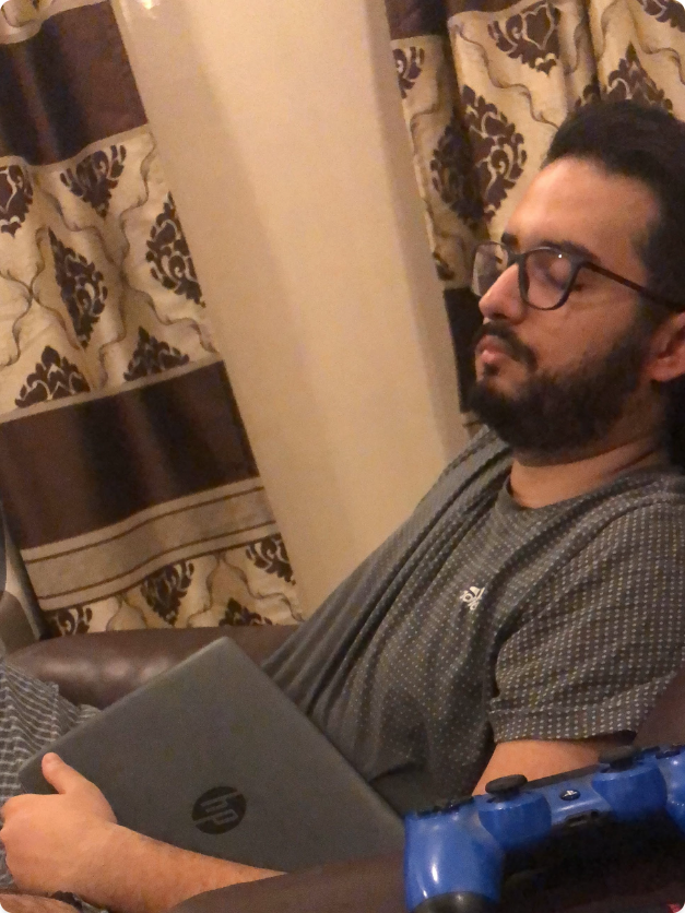 adityatheverma's tweet image. At 32 years old, I was depressed, addicted and always anxious:

• Stuck in a job I hated
• PS4 and Netflix for hours
• Drinking and eating my way to diabetes

It was the best thing that ever happened to me.

Here's my story (and some hard lessons I've learned):