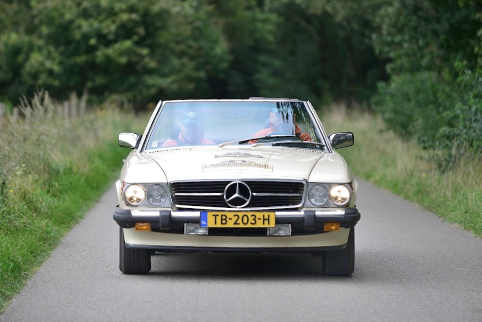 waalrerally's tweet image. #mercedesbenz #mercedesbenz560 #mercedesbenz560sl #waalrerally #waalreclassiccarrally #mercedesbenznl #mercedesbenzworld #mercedezbenzclub