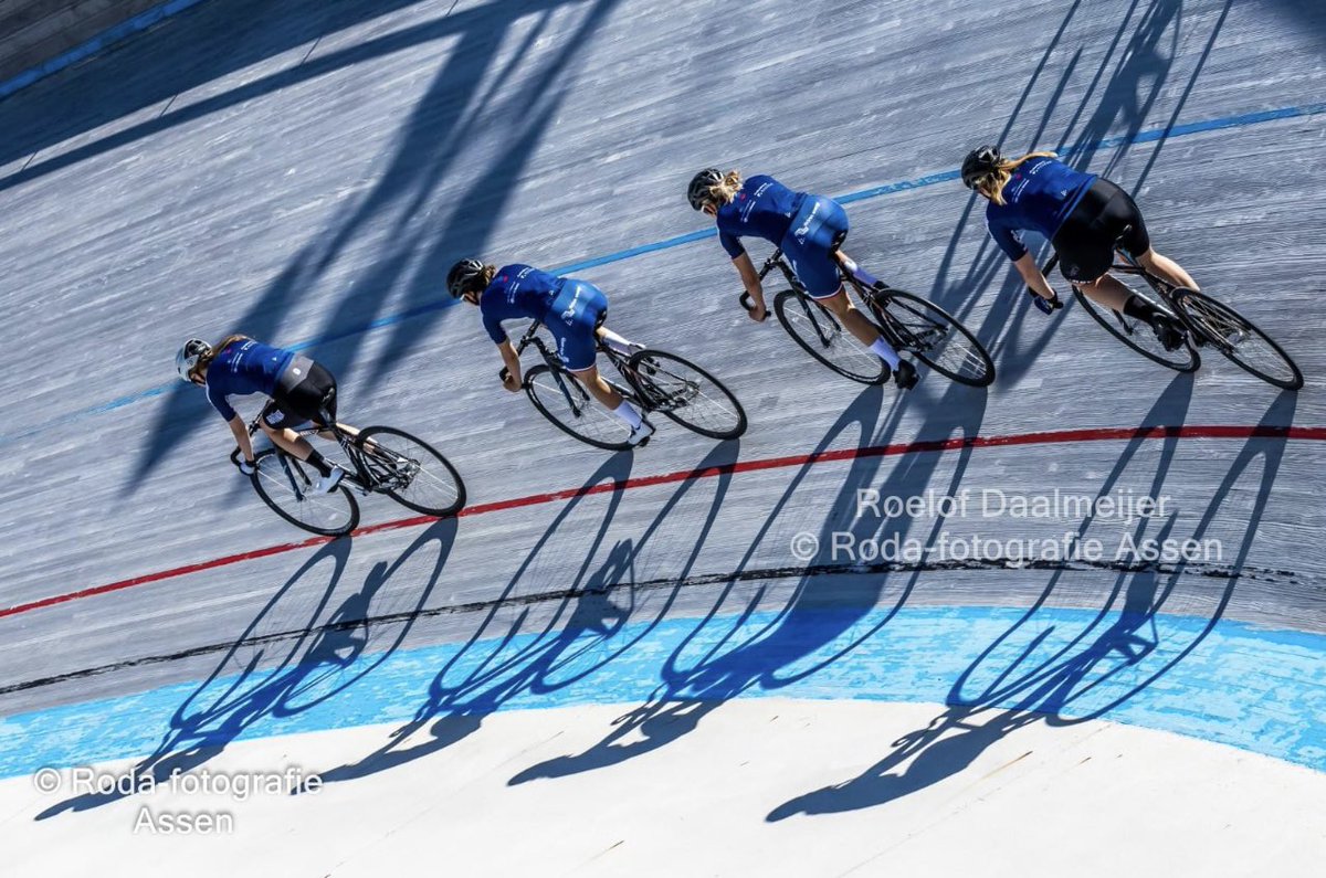 Prachtig shot 📸 van Roelof Daalmeijer @RodaFoto van de training <a href="/knsb/">KNSB</a> development team en gewest Fryslan op de kombaan vandaag! Goed voorbeeld van multidisciplinair opleiden 🎯