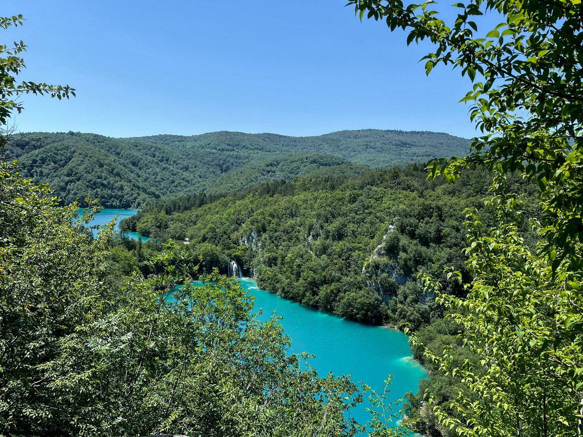 Good views repaid the five-hour hiking. #plitvice lake.