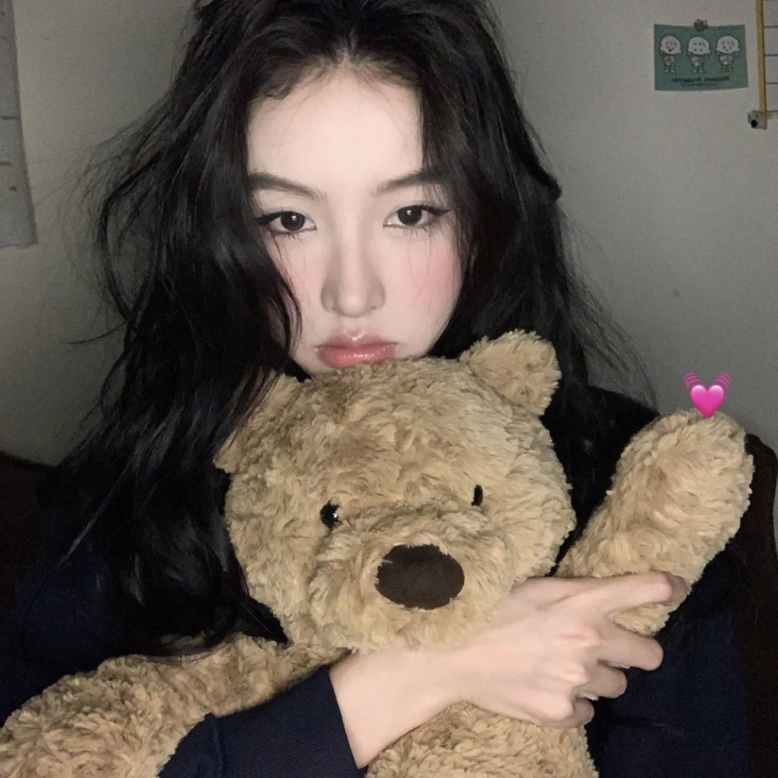 HI HELLO my name is Rosalie or Flora not new to rp and not a new acc i just want more interactive moots !! like n rt to be moots and maybe a possible dm <3