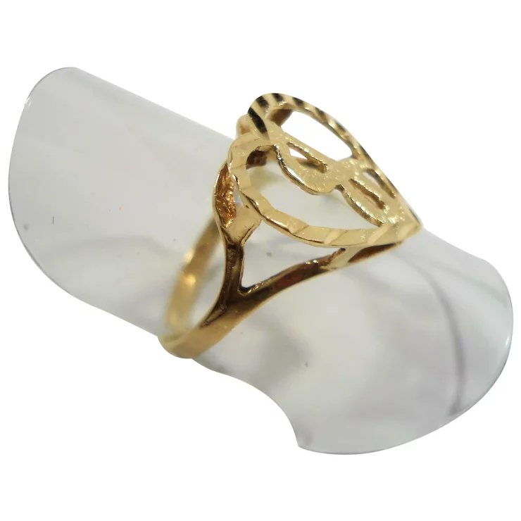 ClarasJewelry's tweet photo. Textured Etched 10K Gold Initial J Heart Shaped Ring Size 8
#rubylane #vintage #retro #jewelry #ring #10Kgold #heart #initialring #fashionista #diva #glam
https://t.co/iytp7HhLoI https://t.co/qLdzLzyM3t