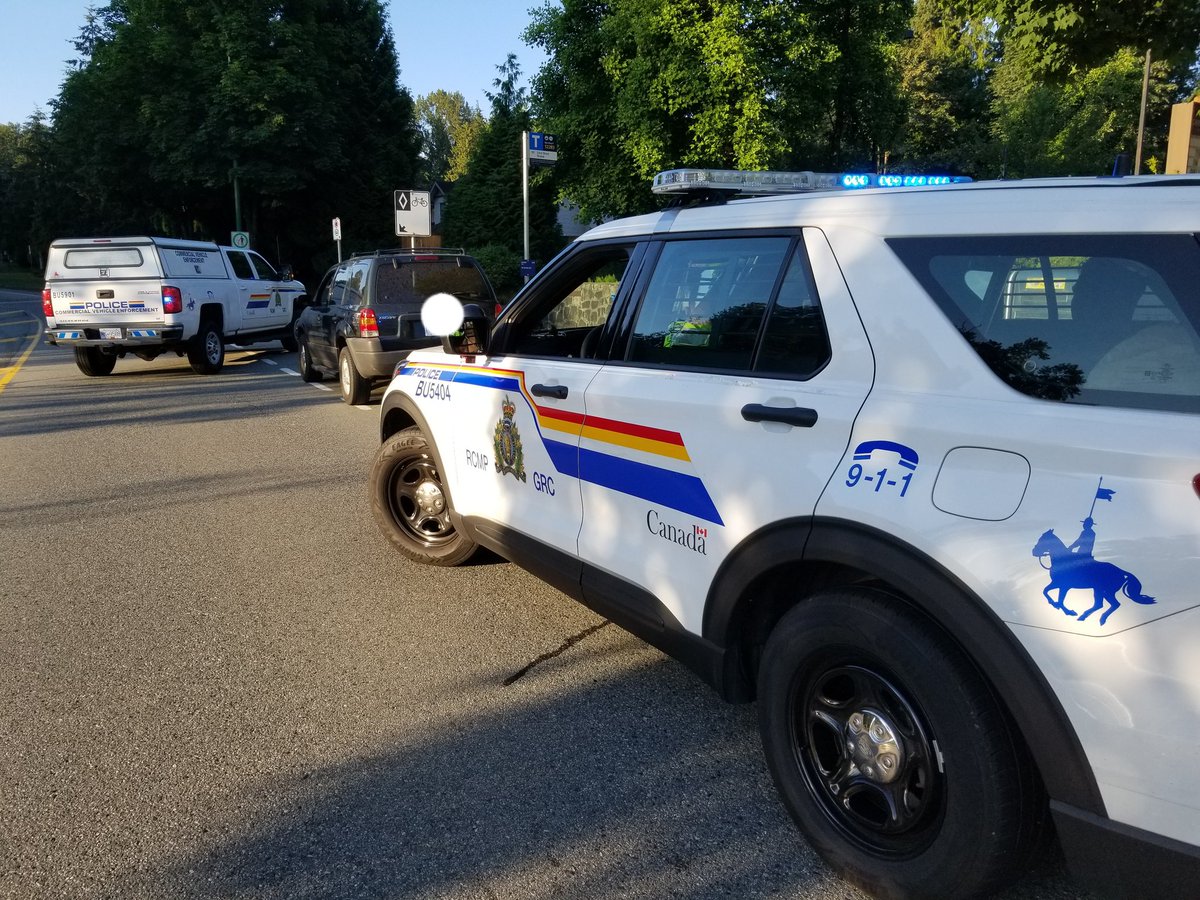 BurnabyRCMP's tweet photo. Our traffic teams were out this past evening and well into the morning today making sure #Burnaby motorists #DontDriveImpaired.  5 #Impaired drivers were caught each receiving a driving prohibition and their vehicles were impounded #RoadSafety https://t.co/2h9wOGMSOu