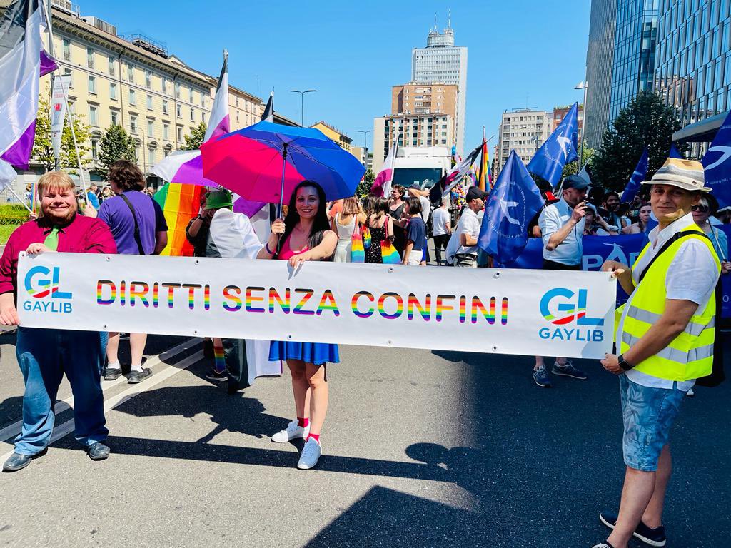 #MilanoPride #MilanoPride2022 #gaylib #gaylibitalia Happy Pride #bipride gaylibitalia.it 💜