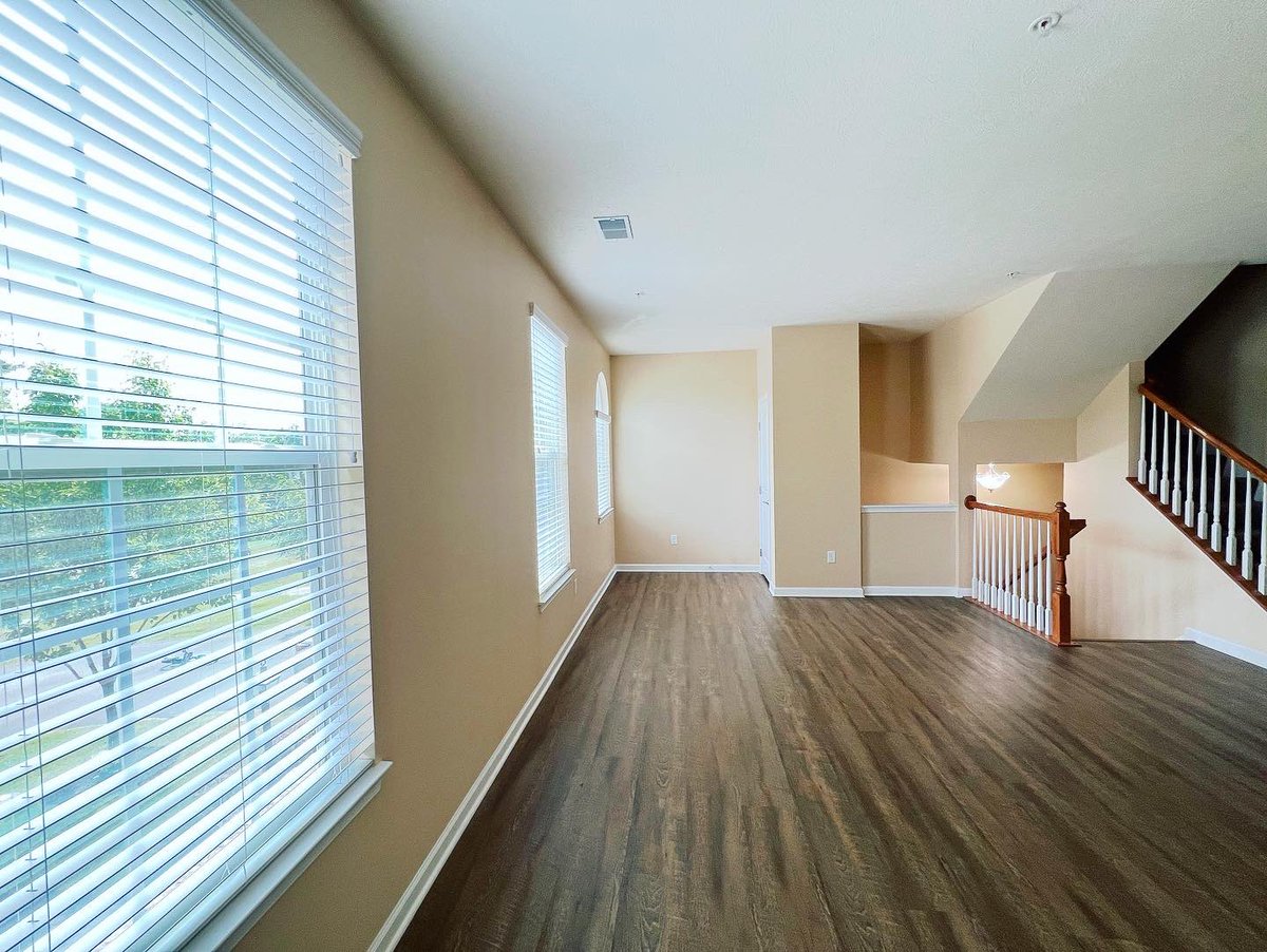 #Townhome for #Lease in the beautiful Maple Ridge Community of #Canonsburg ✨ 412.525.0404 #michellesenko #realtor
#moveinready 3 Bed 2.5 bath 
#realestate #pittsburgh #pittsburghpa #pittsburghforrent #pghrentals #pgh #forlease #southpointe #pittsburghrealestate #forrent #home