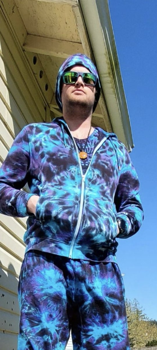 Me in January:
Tie dye seems like a fun hobby

Me in July: