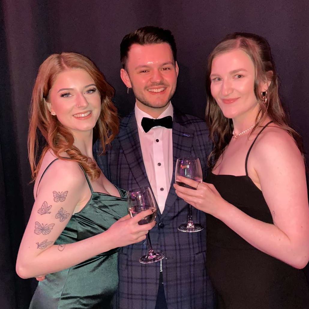 cultofciaran's tweet image. look at how we gradu-ate that!! @abbiterri @katiewesthead