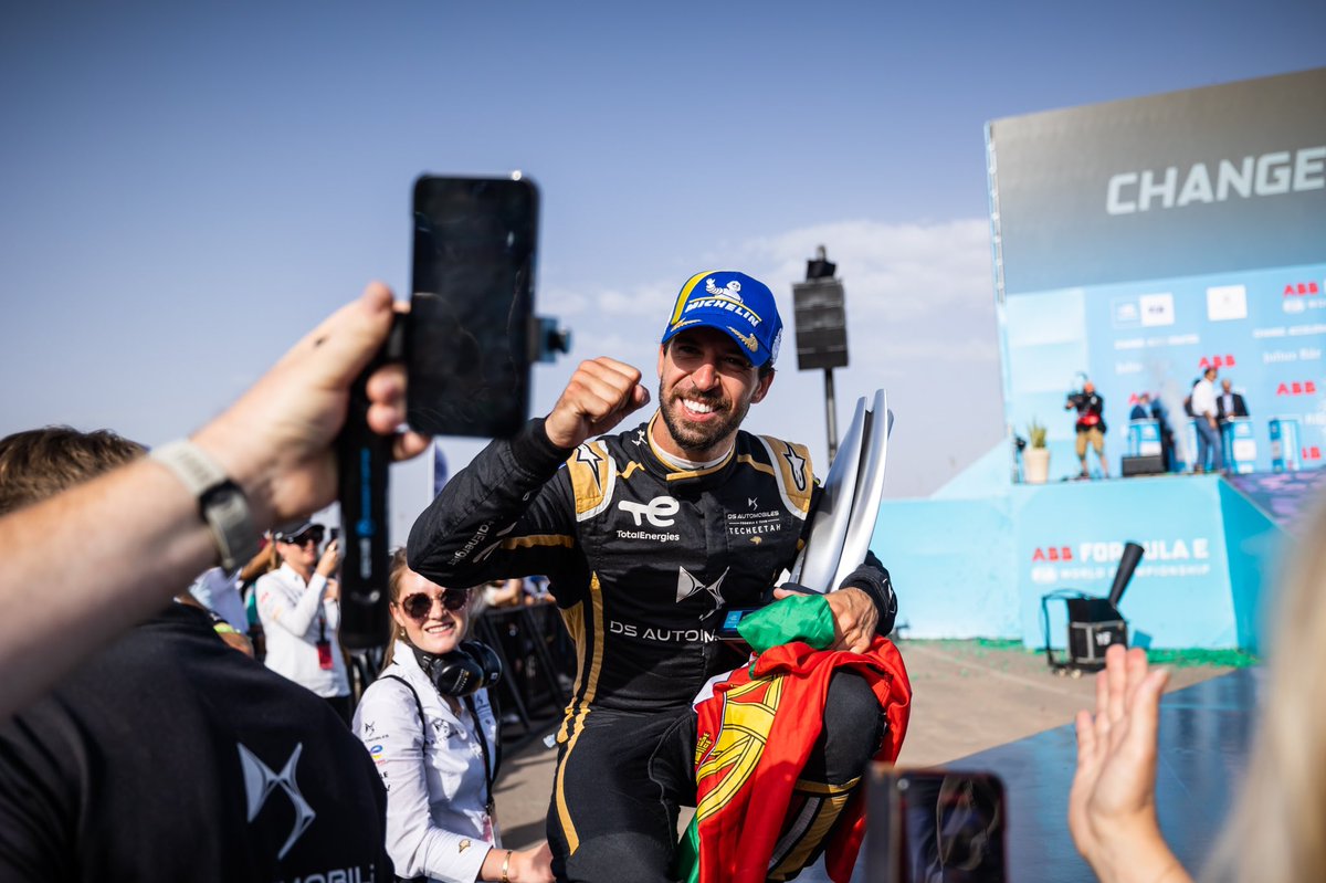Enjoy the moment <a href="/afelixdacosta/">Antonio Felix da Costa</a>!

📸 DPPI
#MarrakeshEPrix #ABBFormulaE #DSTECHEETAH