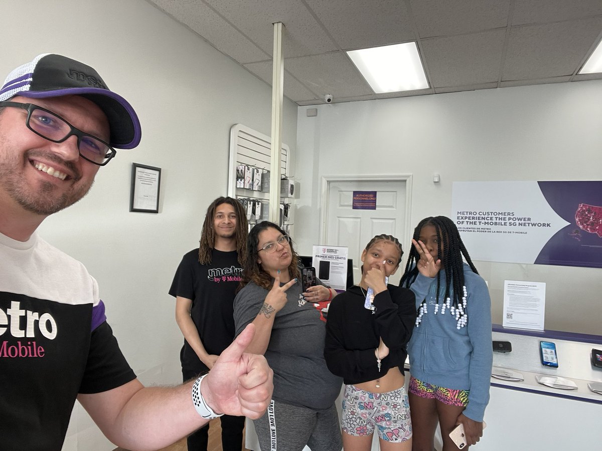 Gearing up for the holiday here <a href="/MetroByTMobile/">Metro by T-Mobile</a>! Open all day! #trifectaday #Beastmode <a href="/vsamples25/">Vicki Samples</a> <a href="/tglover187/">Terrance Glover</a> <a href="/pedrobyers1/">Pedro Byers</a> <a href="/Cunningham_STL/">Chris Cunningham</a>